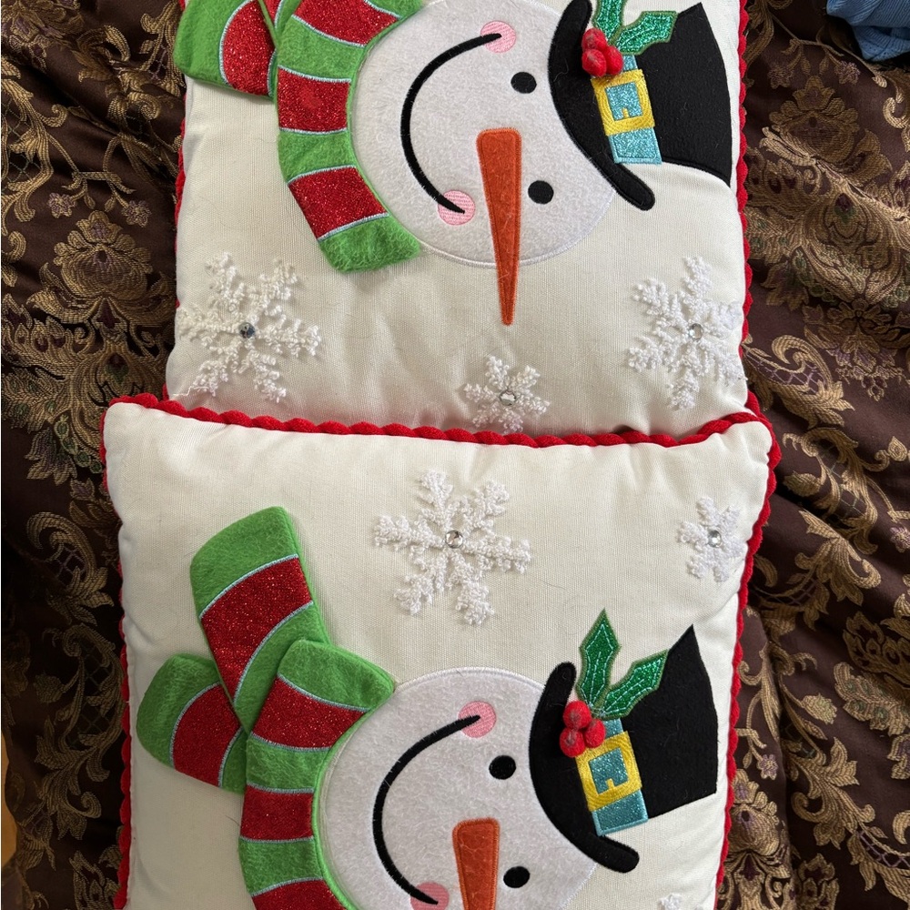 Holiday Snowman Decorative Throw Pillow Set - White, Green, Red